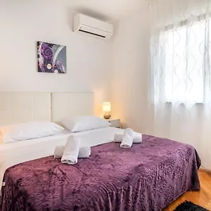 Rooms&apartments Zelux Apartman Split